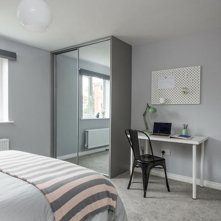 Coventry Jlr Guest House Bagian luar foto